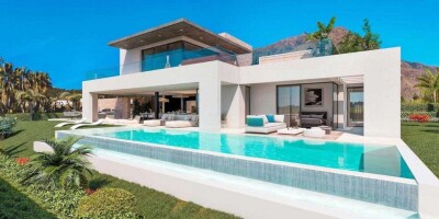 Villa for sale in Estepona, Spain