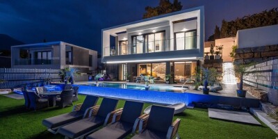 Villa for sale in Estepona, Andalusia