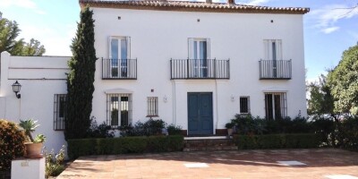 6 bedroom  Villa for sale in Estepona, Spain