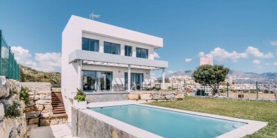 3 bedroom  Villa for sale in Marbella, Andalusia