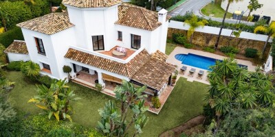 Villa for sale in La Quinta, Spain