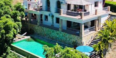 3 bedroom  Villa for sale in Estepona, Andalusia
