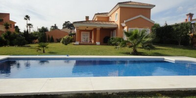 Villa for sale in Estepona, Spain