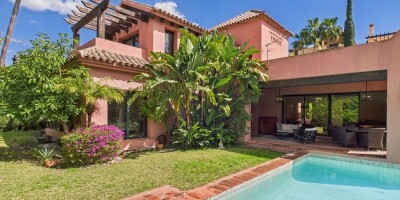 4 bedroom  Villa for sale in Estepona, Andalusia