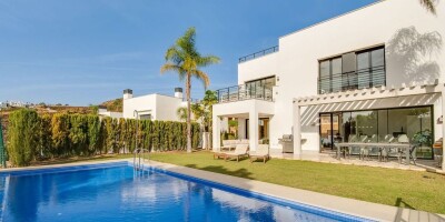 4 bedroom  Villa for sale in Estepona, Spain
