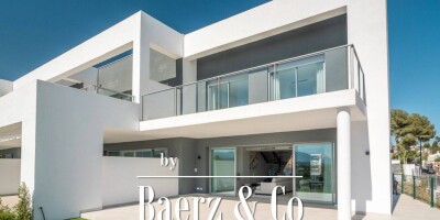 6 room  Villa for sale in Marbella, Andalusia