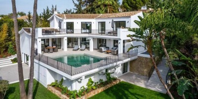 5 bedroom  Villa for sale in Estepona, Andalusia