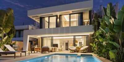 6 room  Villa for sale in Estepona, Spain