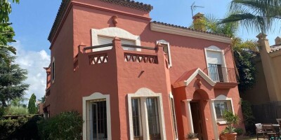 Villa for sale in Estepona, Andalusia