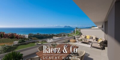 6 room  Villa for sale in Estepona, Andalusia