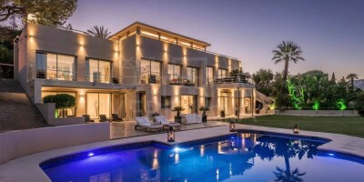 7 room  House for sale in Las Brisas, Spain