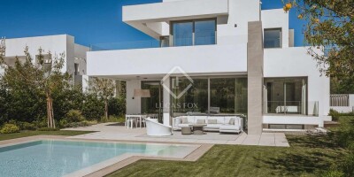 4 bedroom  Villa for sale in Estepona, Spain