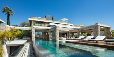 8 room  Villa for sale in Marbella, Andalusia