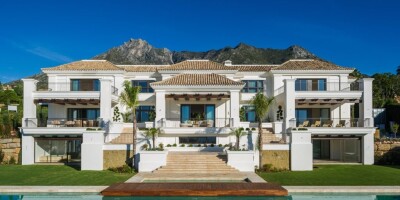 7 room  Villa for sale in Marbella, Andalusia
