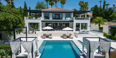 7 room  Villa for sale in Marbella, Andalusia