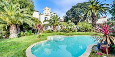 10 room  House for sale in Marseille, France