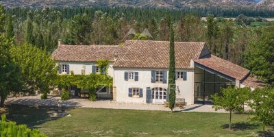 10 room  Farmhouse for sale in Saint-Rémy-de-Provence, France