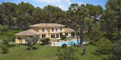 6 room  Villa for sale in Mougins, France
