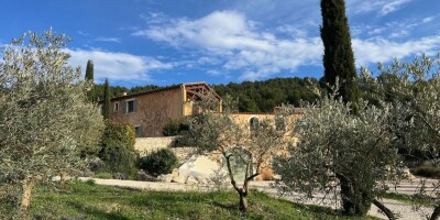 15 room exclusive country house for sale in Pernes-les-Fontaines, Provence-Alpes-Côte d'Azur