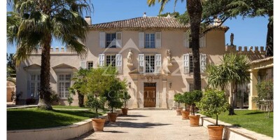 Castle for sale in Saint-Cyr-sur-Mer, France