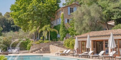 10 room  House for sale in Grasse, France