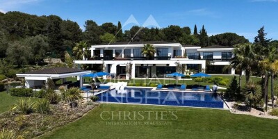 Villa for sale in Mougins, French Riviera