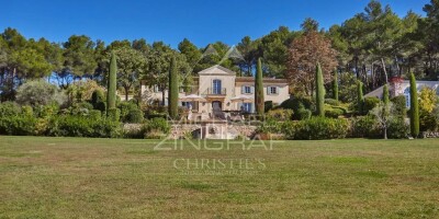 11 room  Farmhouse for sale in Aix-en-Provence, France