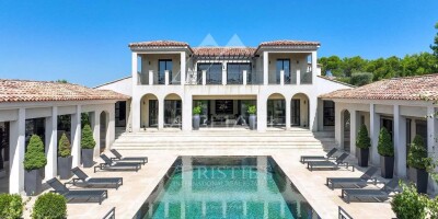 Villa for sale in Aix-en-Provence, France