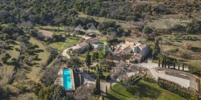 19 room  House for sale in L'Isle-sur-la-Sorgue, France