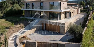 5 bedroom  Villa for sale in Saint-Tropez, France