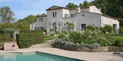 10 room  House for sale in Valbonne, France