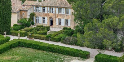 Villa for sale in Aix-en-Provence, France