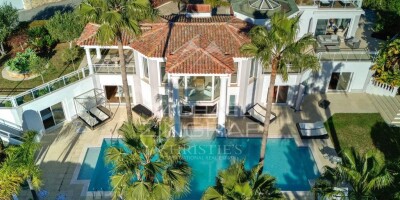 10 room  House for sale in Vallauris, France