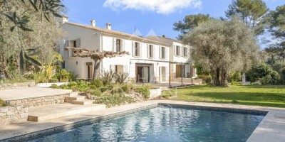 6 bedroom  Villa for sale in Mougins, France