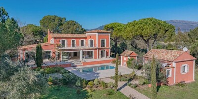 12 room  Villa for sale in Mouans-Sartoux, France