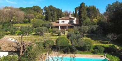 13 room  Villa for sale in Saint-Tropez, France