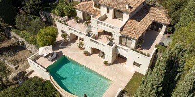 9 room  House for sale in Nice, France