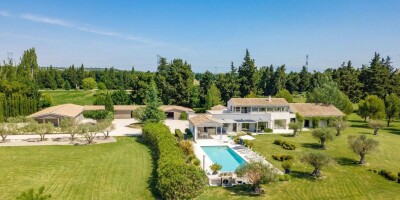 6 bedroom  Villa for sale in Saint-Rémy-de-Provence, French Riviera