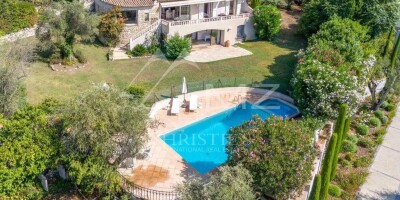 6 room  Villa for sale in Mougins, French Riviera