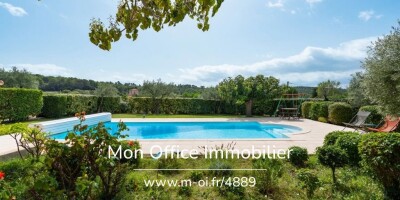 8 room  Villa for sale in Aix-en-Provence, French Riviera