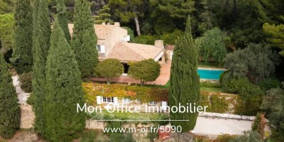 12 room  Villa for sale in Sanary-sur-Mer, French Riviera
