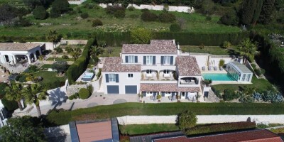 10 room  Villa for sale in Mougins, France