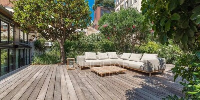 5 room  House for sale in Cannes, France