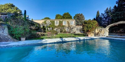9 bedroom  Villa for sale in Saint-Rémy-de-Provence, France