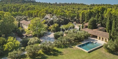 Farmhouse for sale in Saint-Rémy-de-Provence, French Riviera
