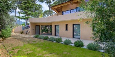 8 room  Villa for sale in Sanary-sur-Mer, France