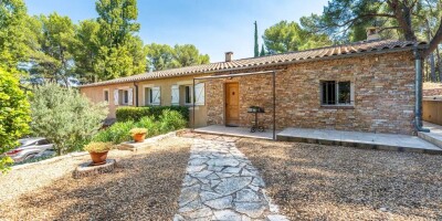 6 room  Villa for sale in Aix-en-Provence, France