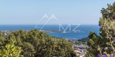 6 room  House for sale in Vallauris, French Riviera