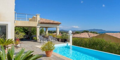 8 room  Villa for sale in Bandol AOC, France