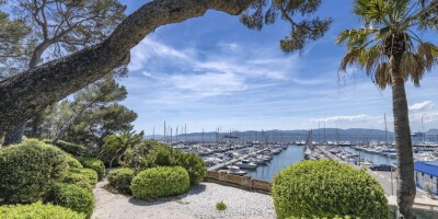 8 bedroom  Villa for sale in Saint-Raphaël, France